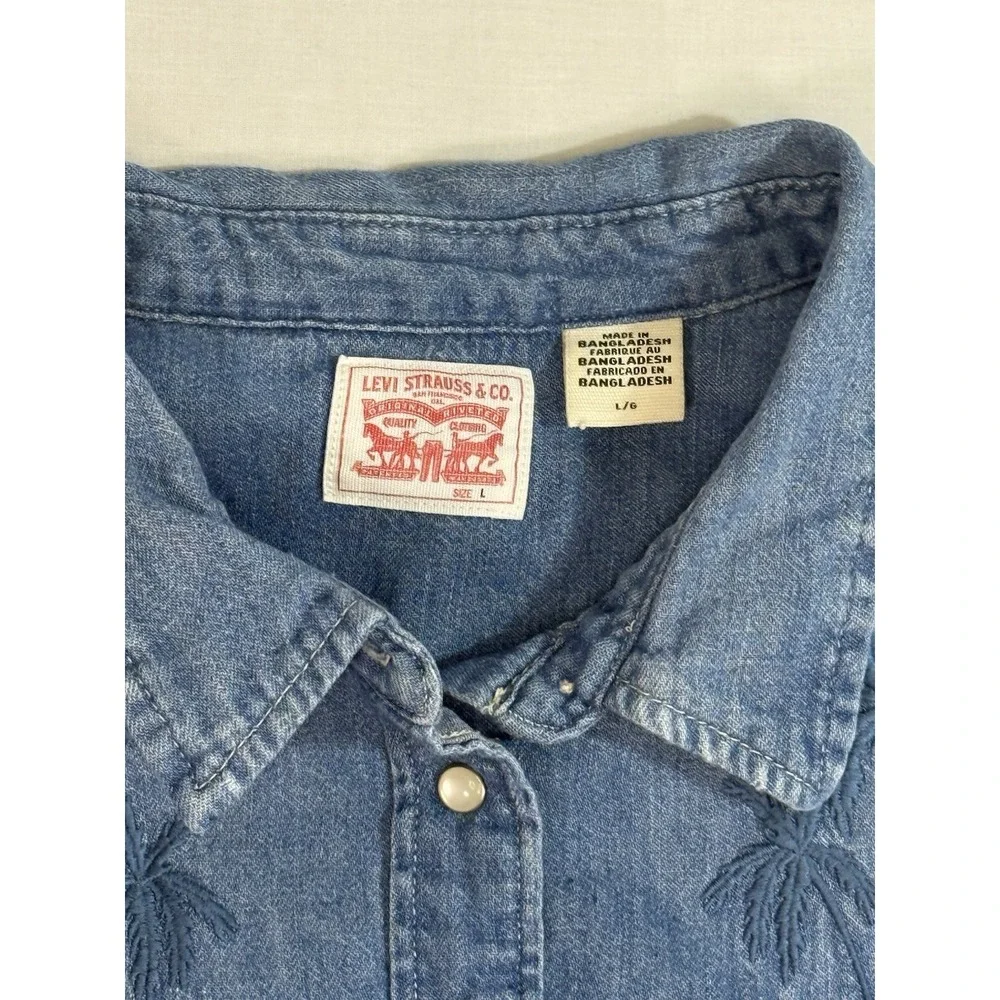 Levi Strauss & Co Denim Blue Jean Short Sleeve Snap Button Top Palm Trees Sz‎ LG